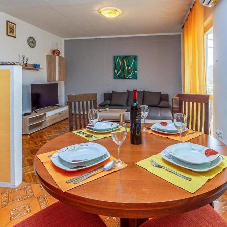 Apartman Ema 4+2 Koromačno Buitenkant foto