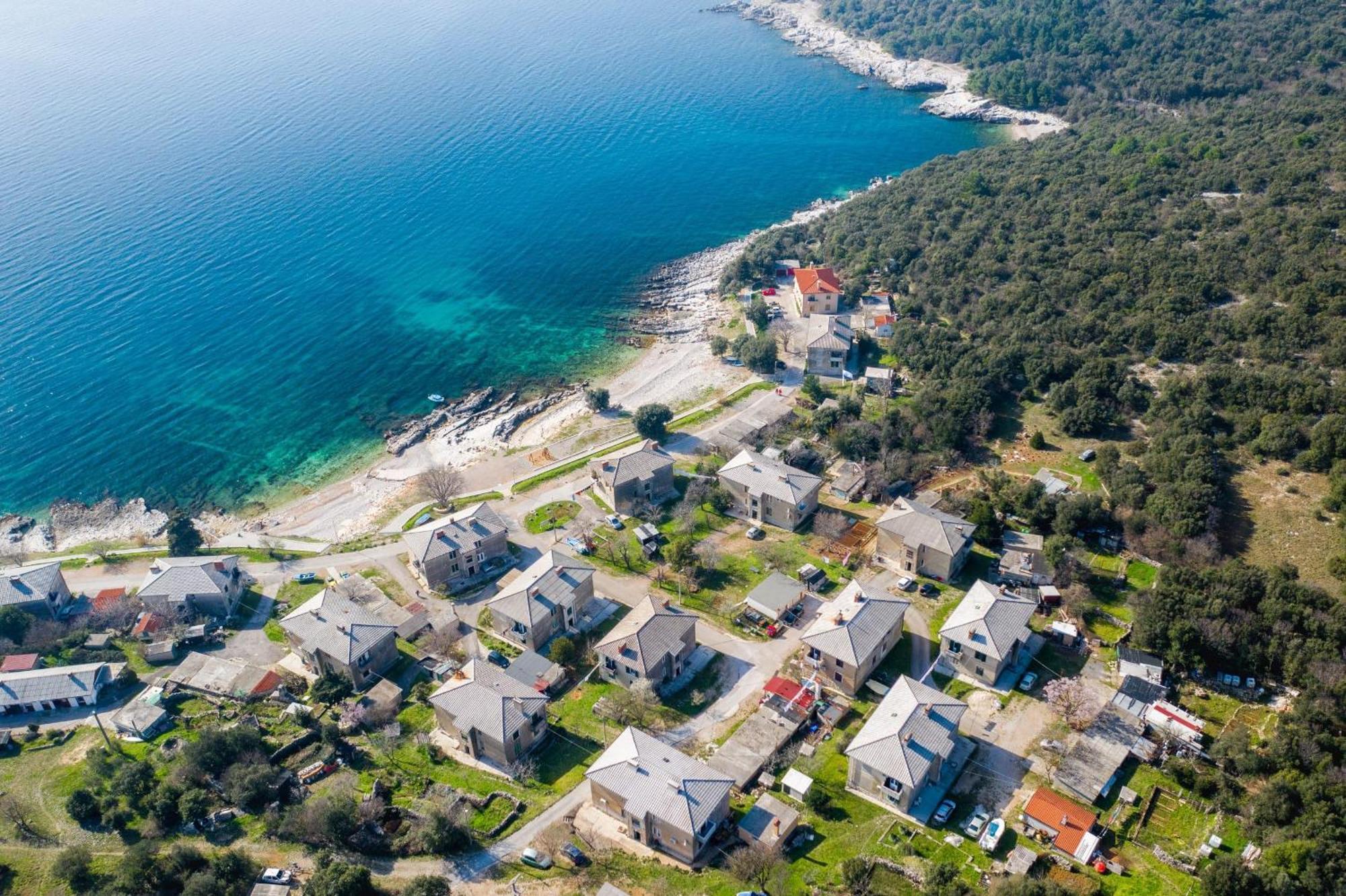 Apartman Ema 4+2 Koromačno Buitenkant foto