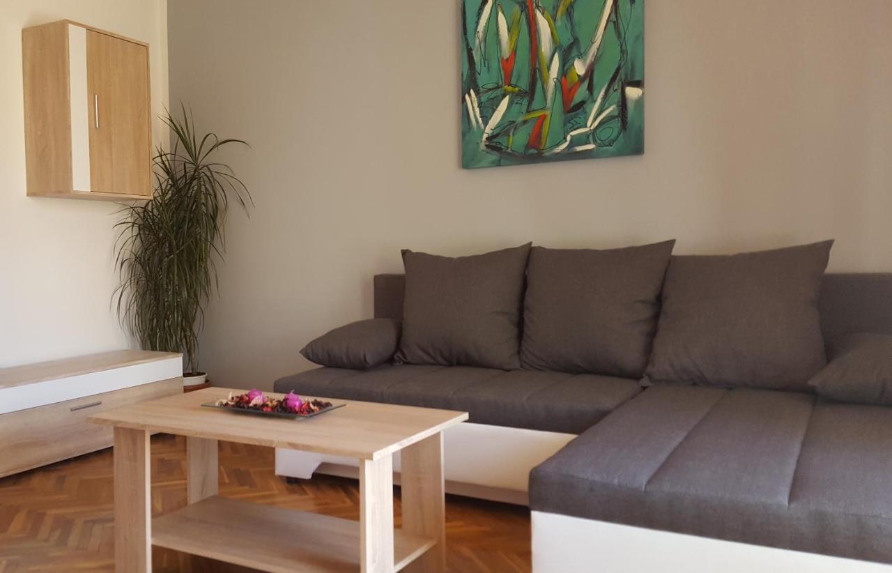Apartman Ema 4+2 Koromačno Buitenkant foto